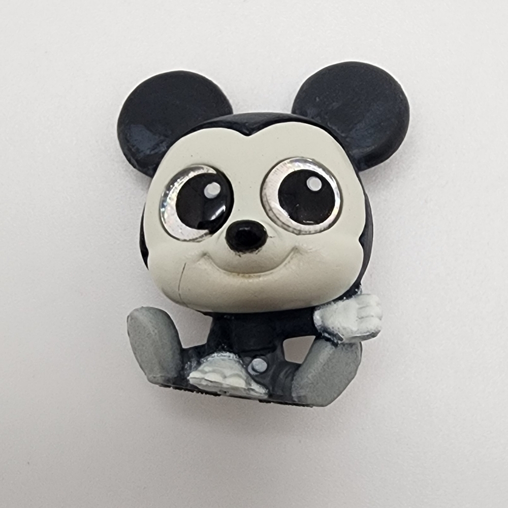 Disney Doorables Series 7 Color Reveal "Mickey Mouse" Gray and Black Figurine